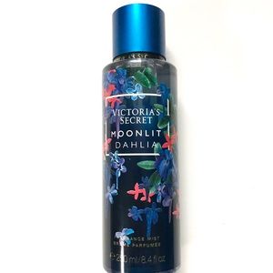 Victoria’s Secret Body Mist in Moonlit Dahlia